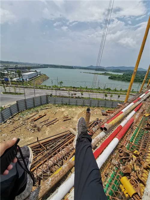 乐清市作业中发生设备损坏或人员意外，责任怎么划分？